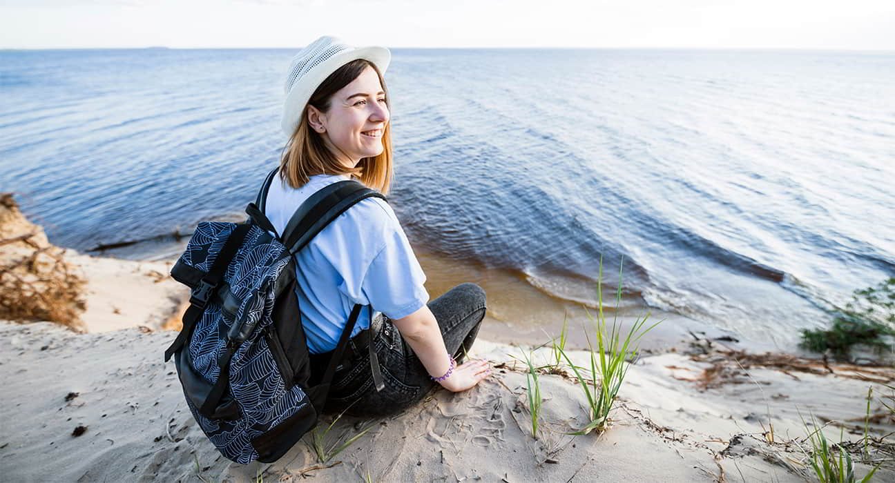 strategies-for-finding-joy-in-solo-holidays-moments