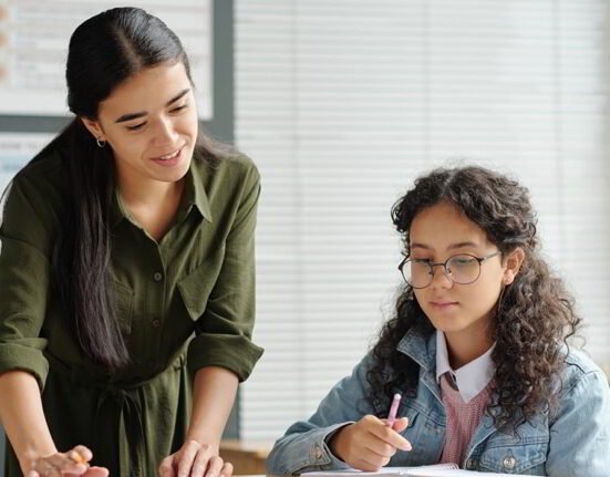 crucial-role-of-career-counselors-in-schools