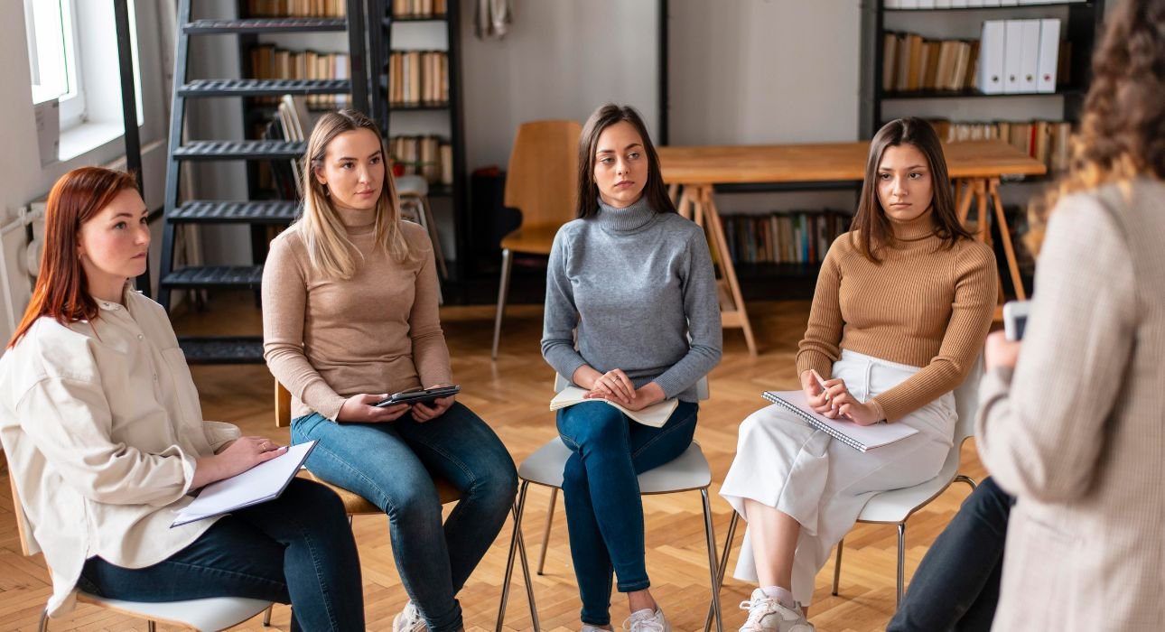 is-it-okay-to-see-multiple-therapists-simultaneously