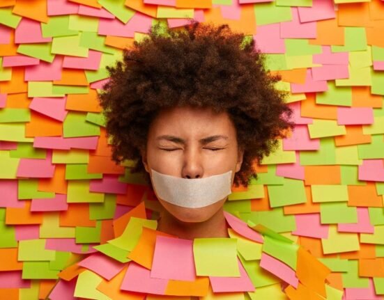 toxic-positivity-when-optimism-becomes-harmful