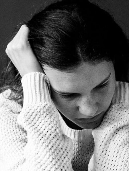 study-reveals-record-surge-in-anxiety-and-depression-among-young-people