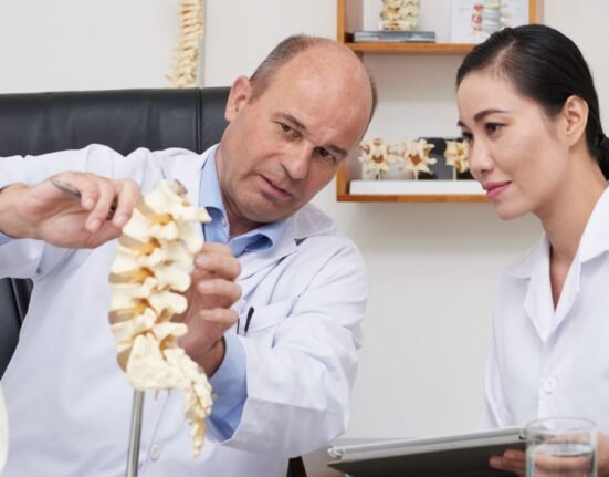 doctor-patient-communication-assisted-by-3d-technology