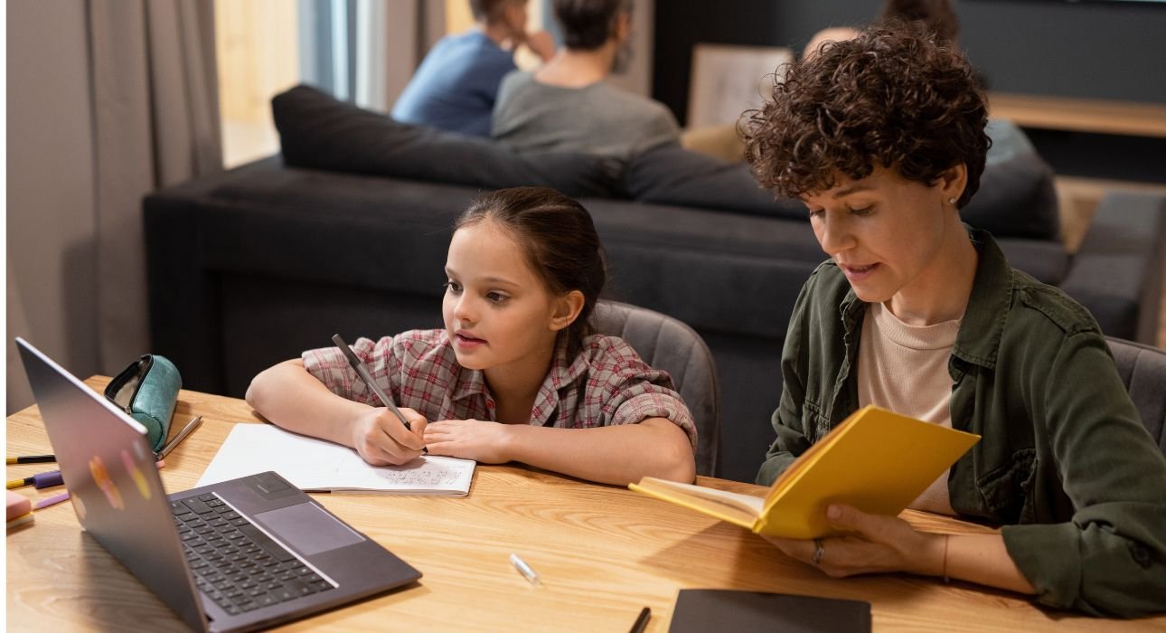 7-practical-ways-technology-is-supporting-students-learning-at-home