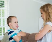 psychology-of-sibling-rivalry-why-we-compete-and-compare