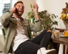 the-psychology-of-everyday-joy-micro-moments-and-subjective-well-being-in-positive-psychology