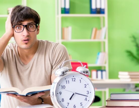 why-we-procrastinate-the-psychology-behind-delayed-decisions-and-how-to-fix-it