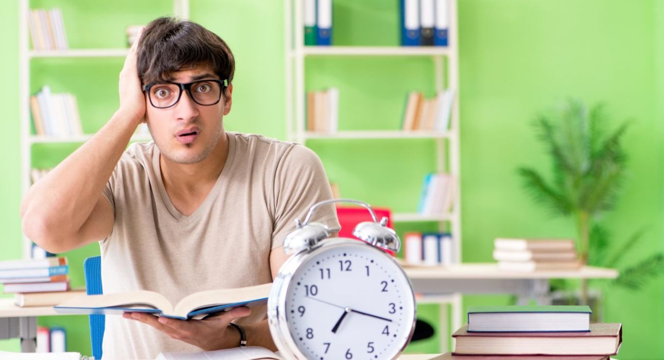 why-we-procrastinate-the-psychology-behind-delayed-decisions-and-how-to-fix-it
