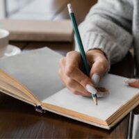 writing-to-grow-how-journaling-helps-psychology-interns-understand-themselves