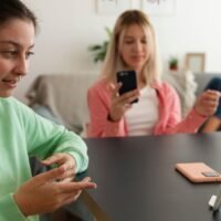 healing-or-hype-the-rise-of-insta-therapy-and-pop-psychology