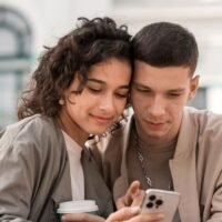 how-people-dating-after-40-use-apps-to-interview-instead-of-connect