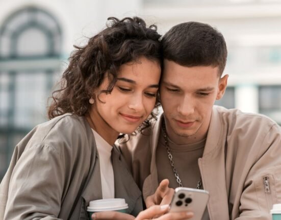 how-people-dating-after-40-use-apps-to-interview-instead-of-connect