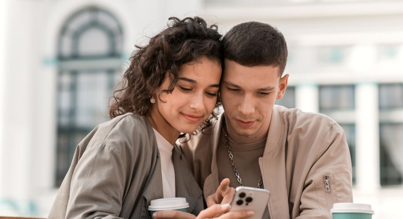 how-people-dating-after-40-use-apps-to-interview-instead-of-connect