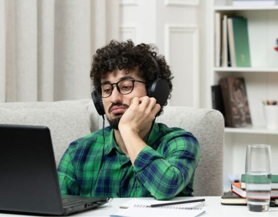the-psychological-toll-of-financial-instability-on-freelancers