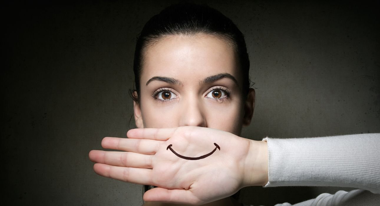 when-positivity-becomes-a-burden-understanding-forced-optimism
