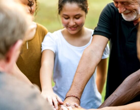 why-should-every-citizen-engage-in-community-service