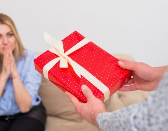 how-to-send-the-right-gift-for-emotional-support