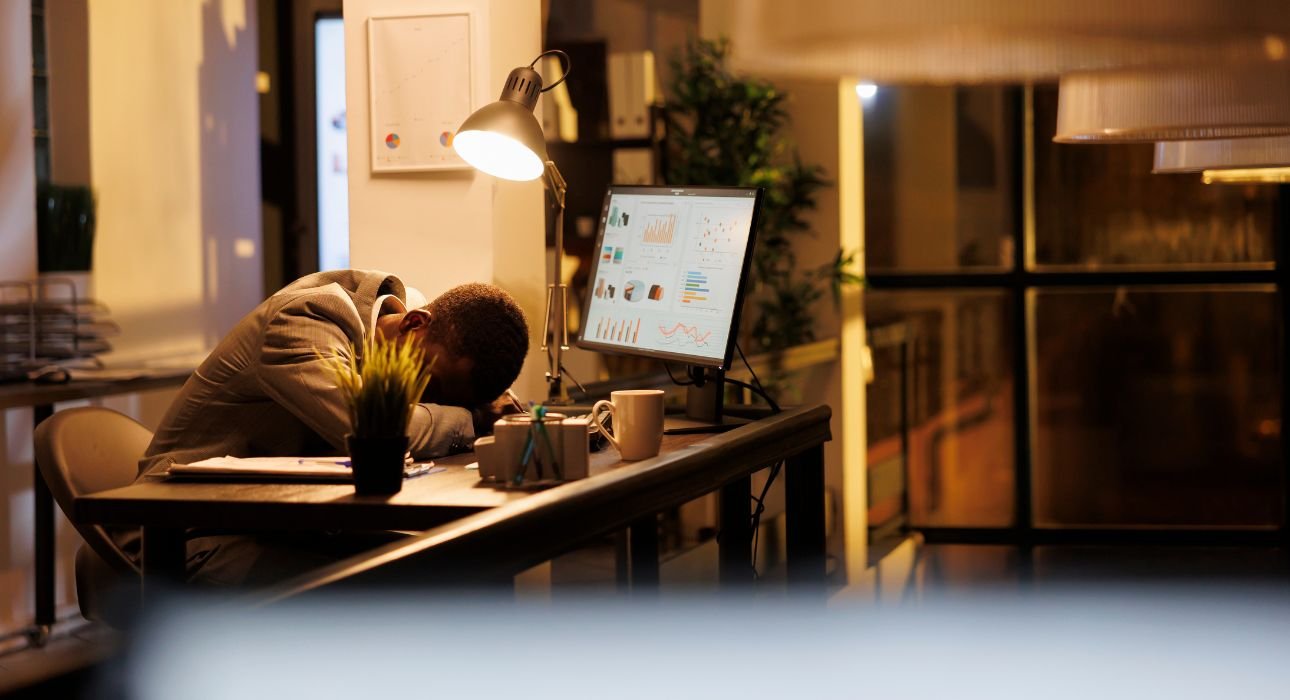 how-workplace-loneliness-impacts-mental-health