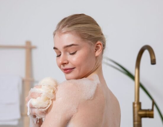 the-very-best-exfoliating-body-washes-to-get-for-smooth-radiant-skin