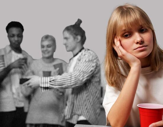 why-some-people-feel-lonely-or-overwhelmed-at-big-celebrations