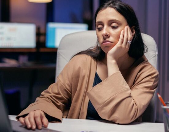 how-the-dopamine-economy-creates-digital-fatigue