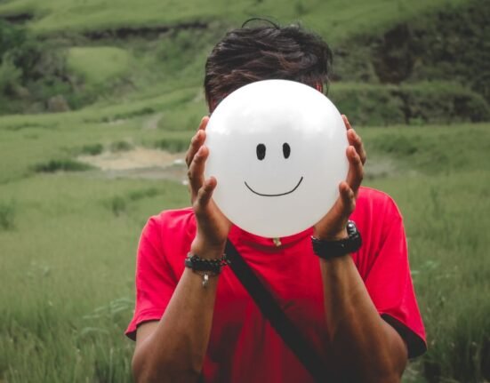 how-your-emotional-world-shapes-your-reality-why-perception-varies