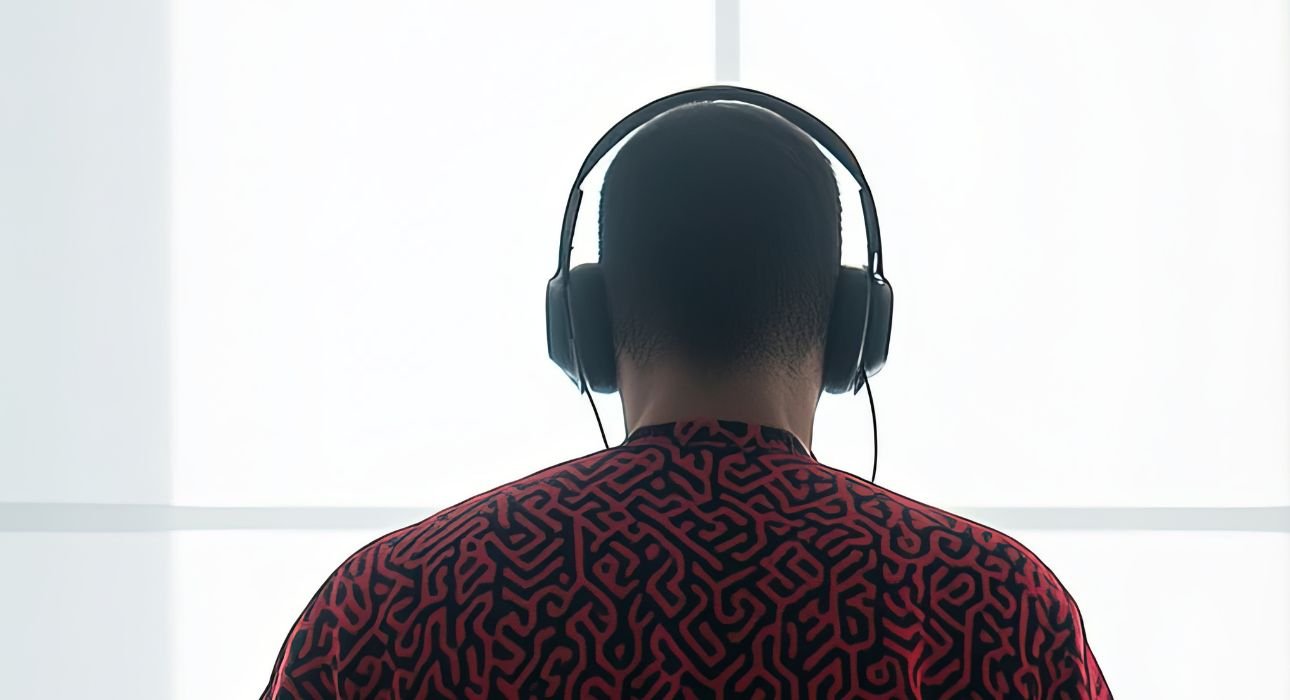 the-psychology-of-influence-how-podcasts-can-misguide-listeners