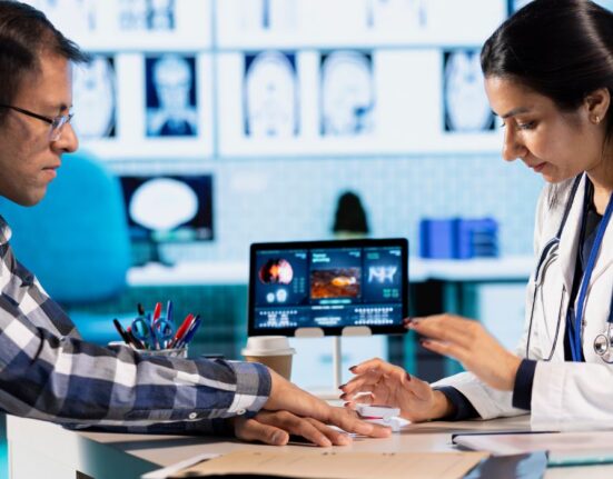 from-lab-to-ledger-mitigating-regulatory-and-clinical-trial-risk-in-healthcare-startups