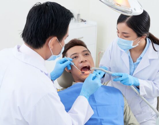 looking-for-a-dentist-in-singapore-heres-what-you-should-know