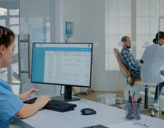 why-dental-practices-in-florida-rely-on-professional-dental-billing-services