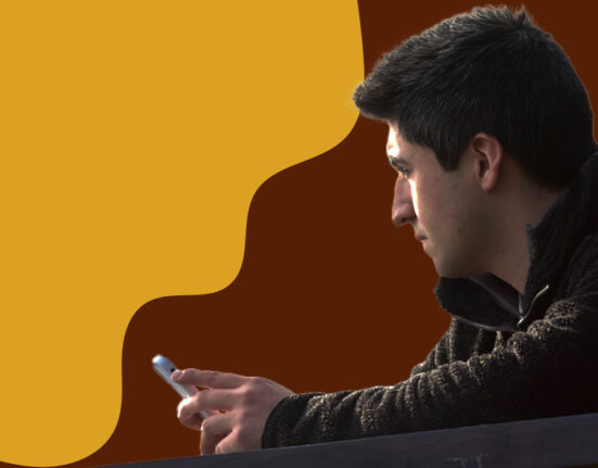 loneliness-in-the-age-of-hyperconnectivity-a-paradox-of-digital-intimacy