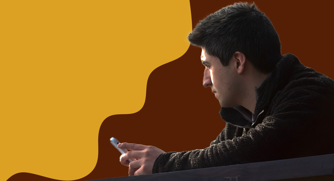 loneliness-in-the-age-of-hyperconnectivity-a-paradox-of-digital-intimacy