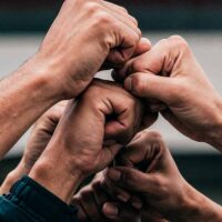 a-study-of-team-life-in-small-spaces-how-proximity-shapes-behaviour