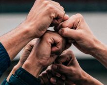 a-study-of-team-life-in-small-spaces-how-proximity-shapes-behaviour