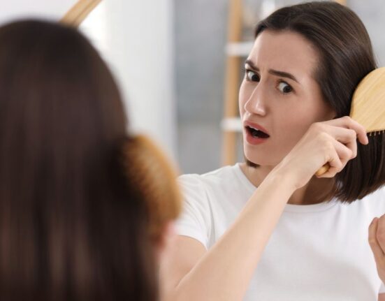 hair-fall-after-childbirth-a-complete-recovery-guide-for-new-mothers