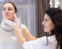 how-skin-health-affects-mental-health-a-dermatologists-perspective