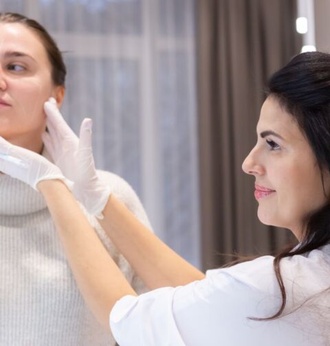 how-skin-health-affects-mental-health-a-dermatologists-perspective
