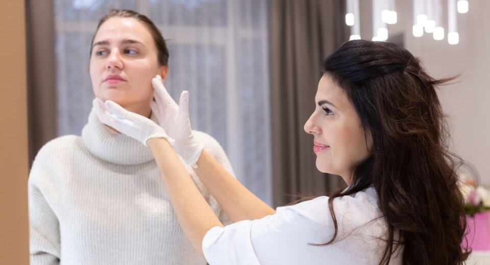how-skin-health-affects-mental-health-a-dermatologists-perspective