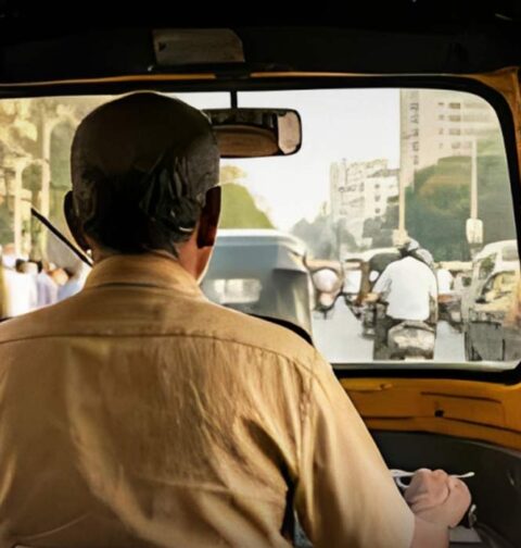 mumbai-auto-driver-returns-₹15682-mistakenly-transferred-by-ceo