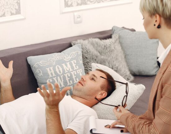 how-cognitive-behavioural-therapy-helps-break-the-anxiety-cycle