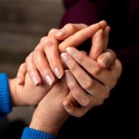 is-comforting-others-innate-or-learned-what-psychology-research-reveals