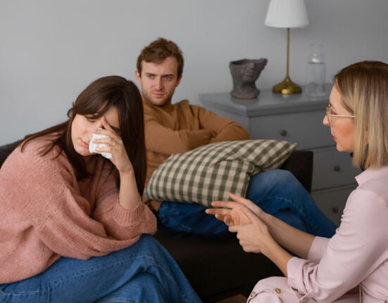 communication-gaps-in-in-law-relationships-a-psychological-perspective