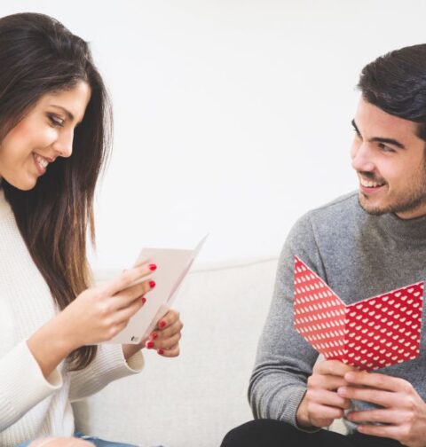 how-to-tell-if-someone-youre-dating-really-likes-you