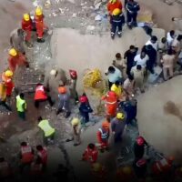 delhi-student-community-helps-building-collapse-victims