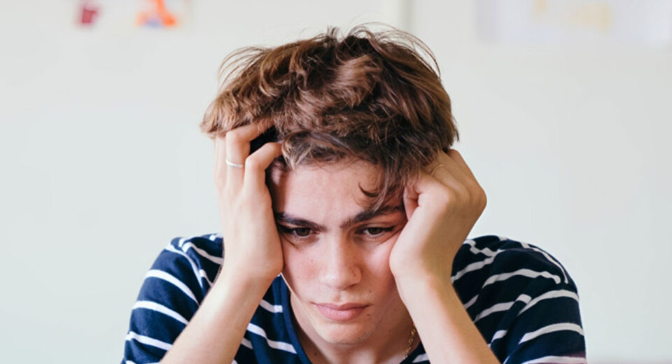 how-academic-pressure-and-grades-affect-students-self-worth