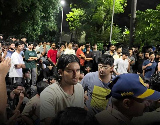 iit-bombay-faces-massive-protests-after-student-suicide