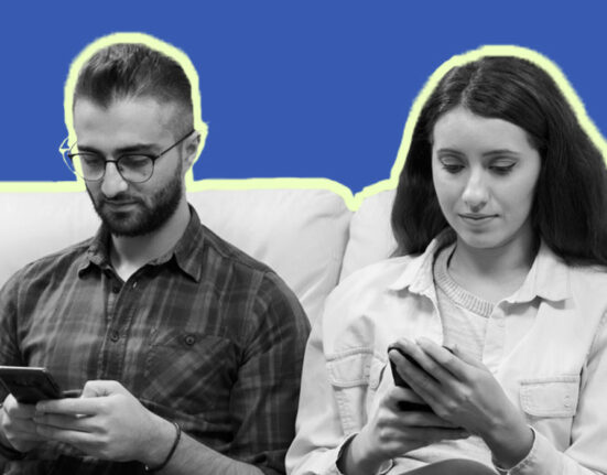 phubbing-when-the-phone-gets-more-attention-than-the-person