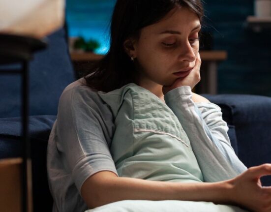 connected-but-lonely-understanding-youth-loneliness