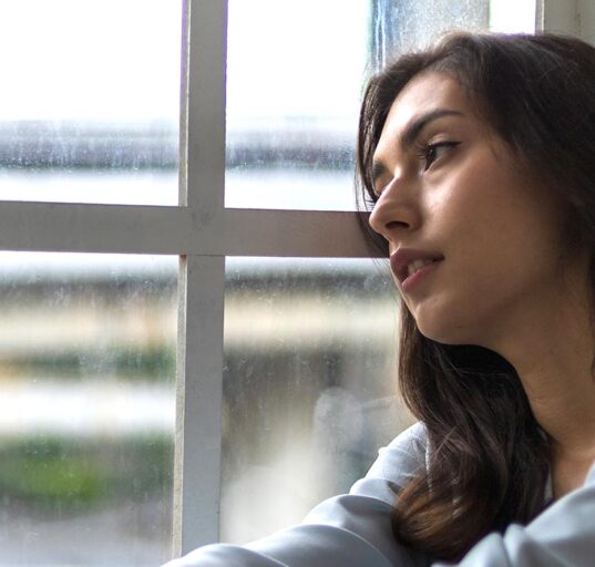 how-internalized-misogyny-shapes-a-daughters-psychological-well-being