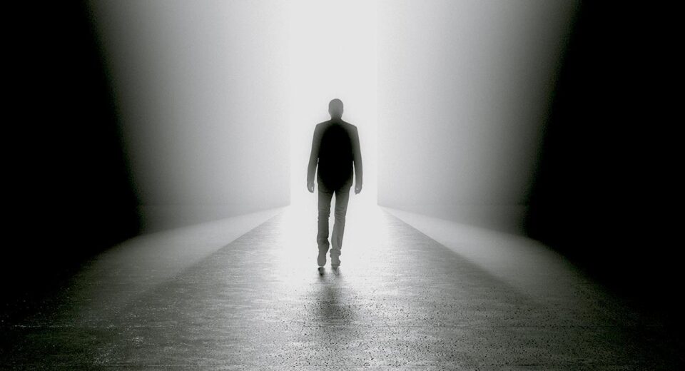 near-death-experiences-what-happens-to-consciousness-at-the-edge-of-death