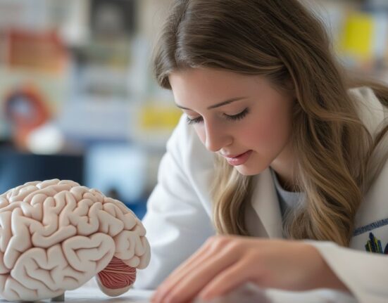 should-psychology-students-add-biology-to-their-studies